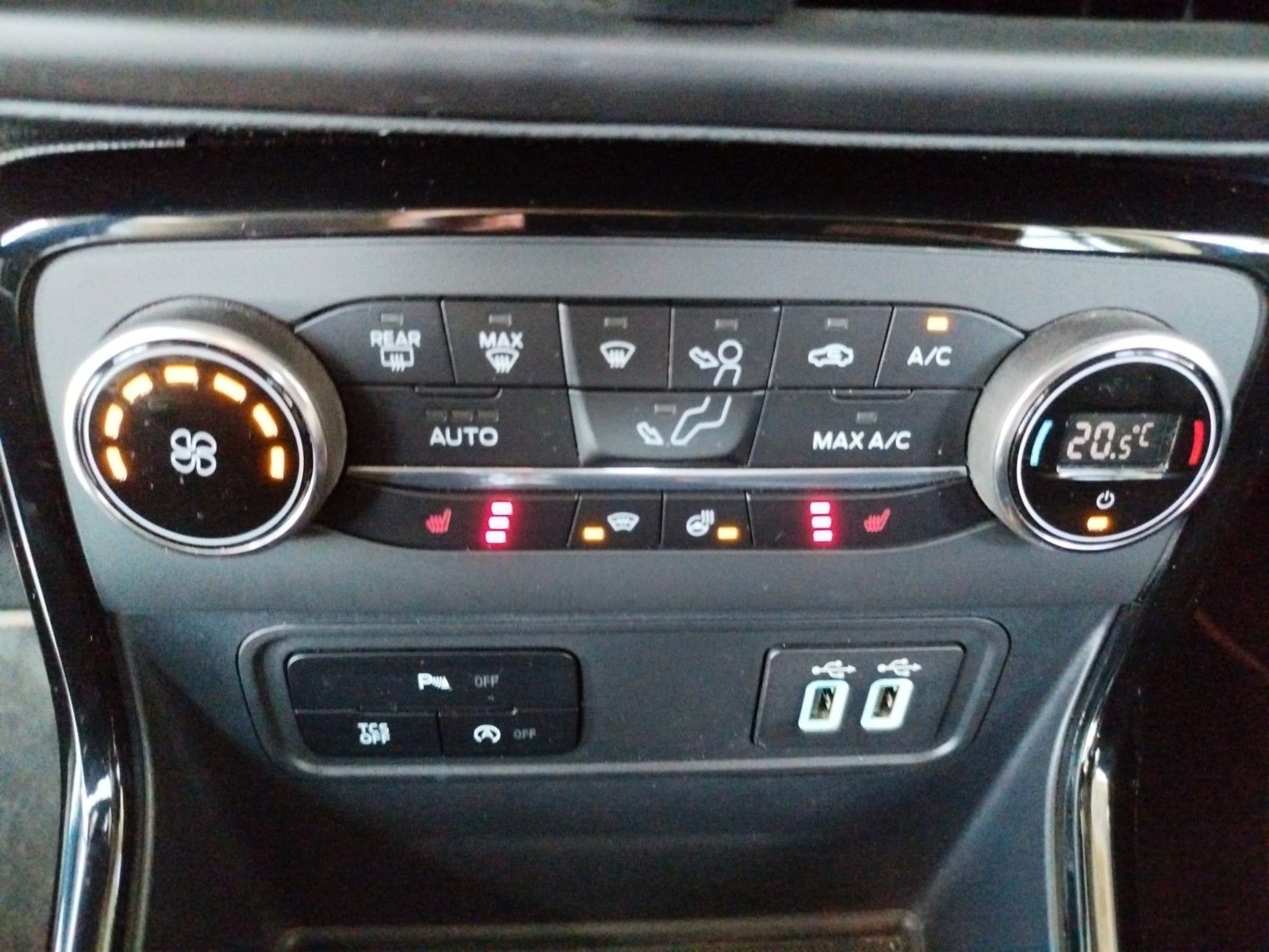 Fahrzeugabbildung Ford EcoSport ST-Line WINTER-P/KAMERA/B&O/NAVI/DAB