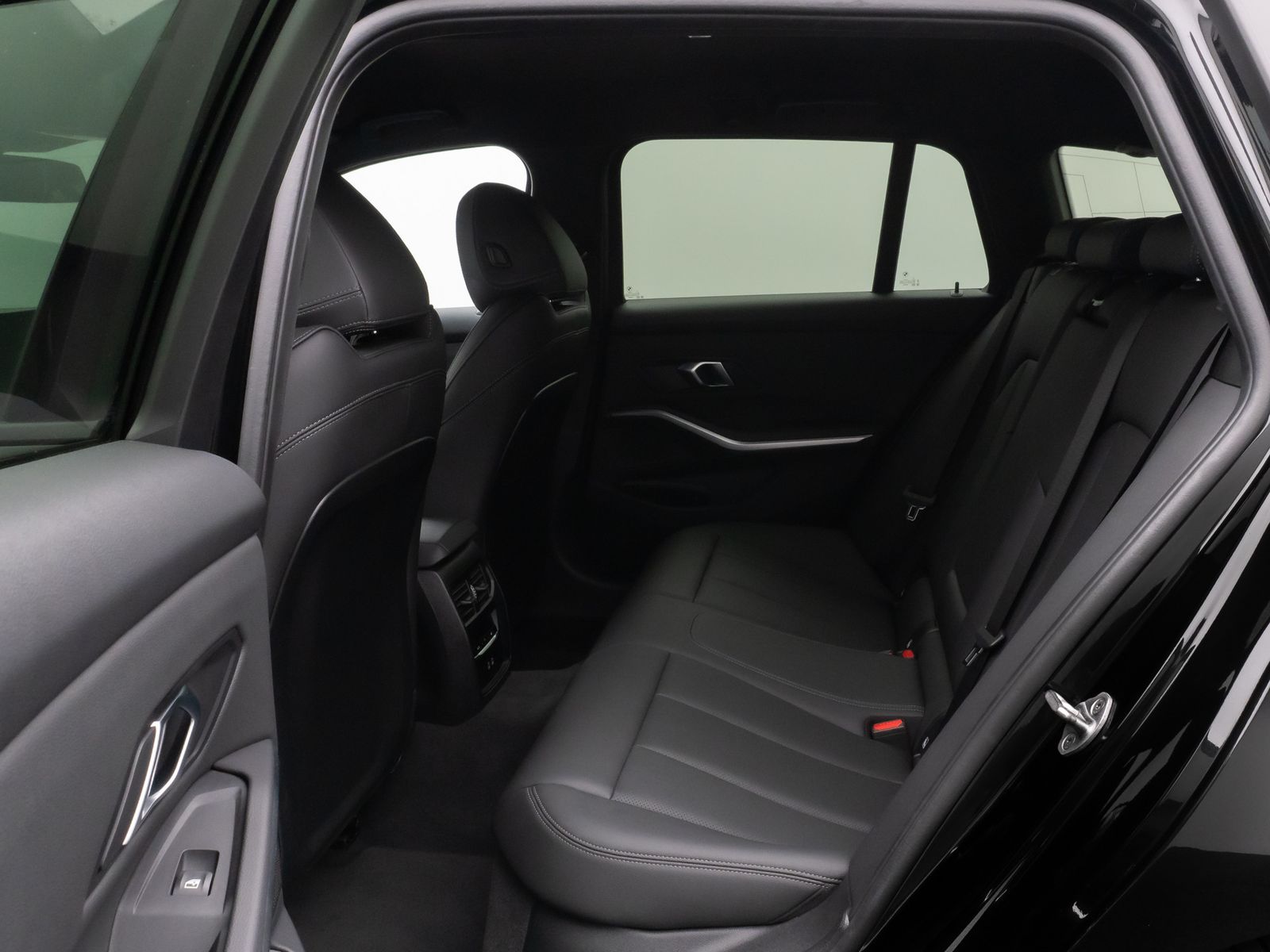 Fahrzeugabbildung BMW 318i M Sport Kamera HUD DAB HiFi Fernlichtassist
