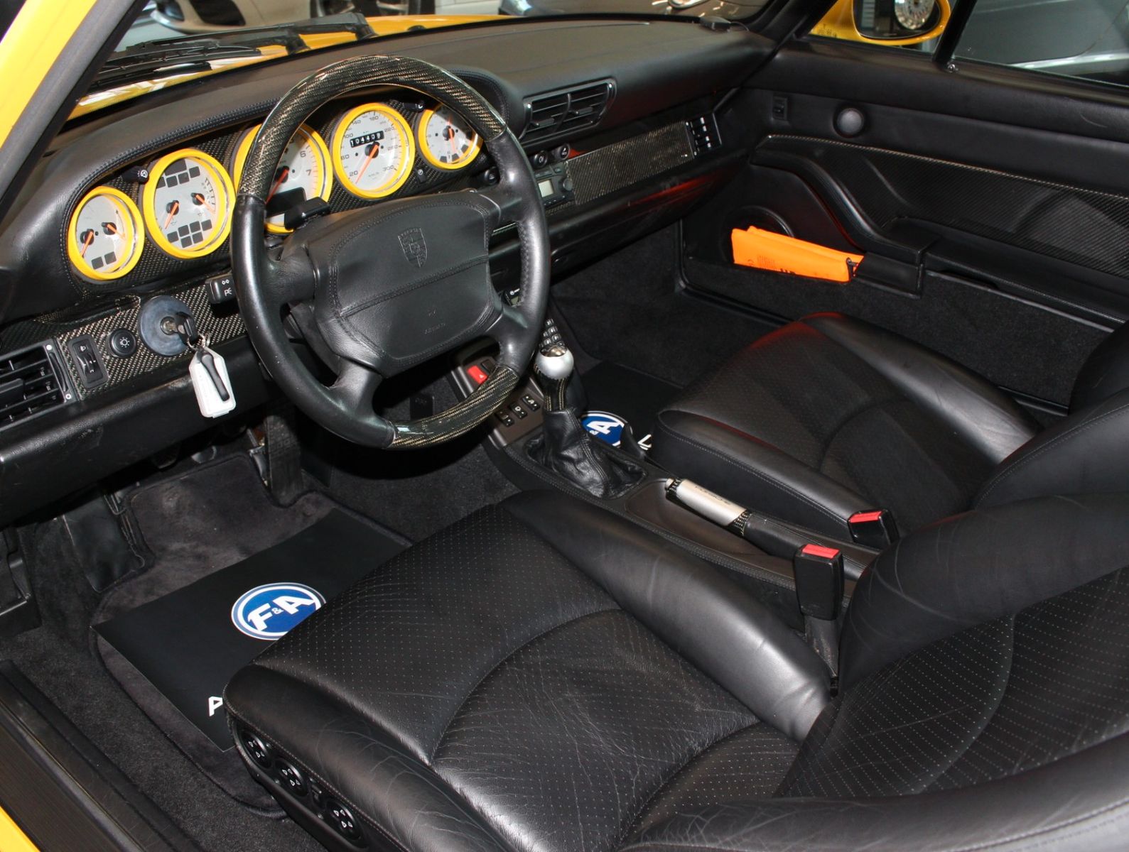 Fahrzeugabbildung Porsche 993 Carrera 4  1. Hand + Sammler + Lückenlos PZ