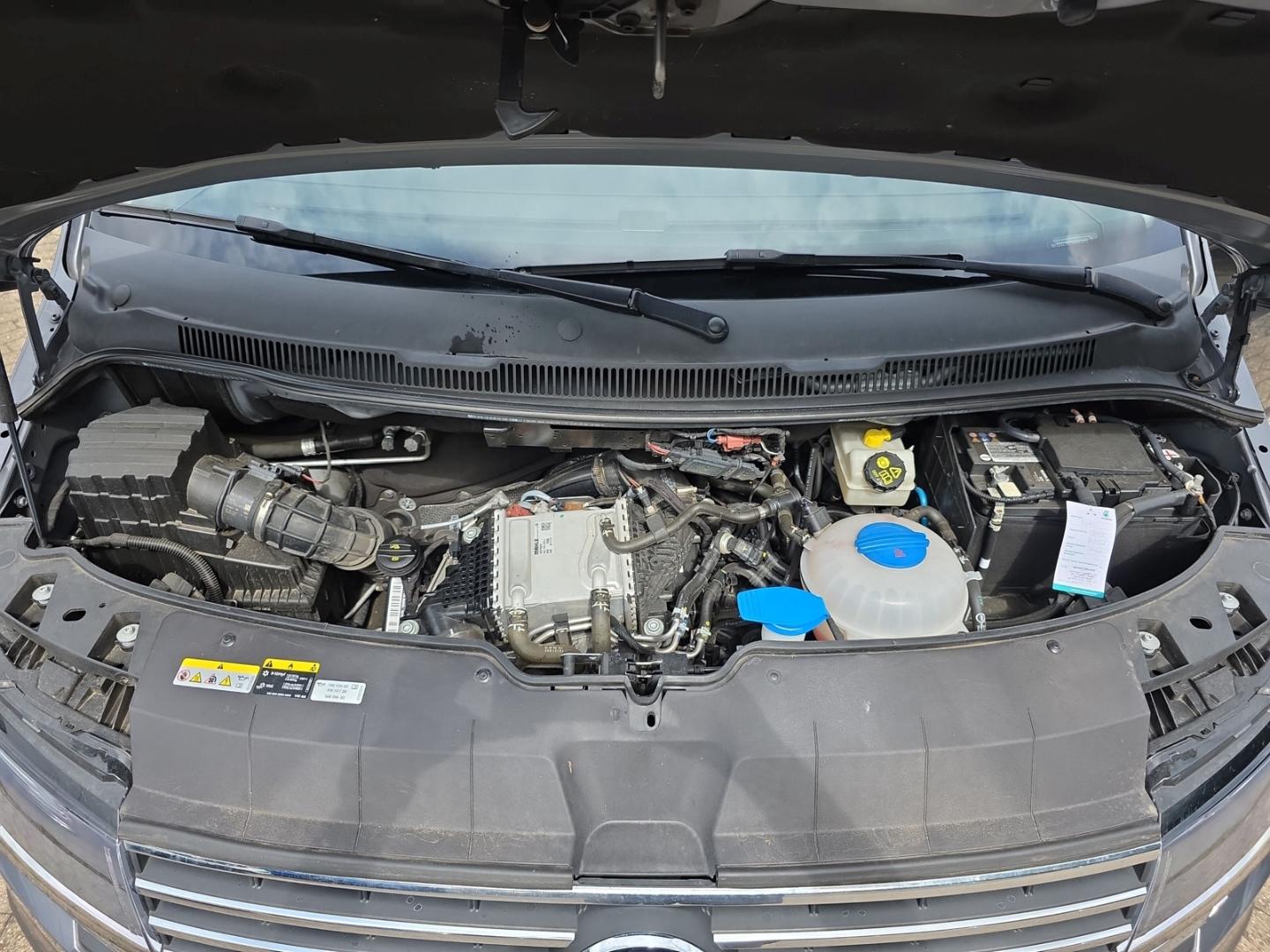 Volkswagen T6.1 Caravelle Comfortline 2.0 TDI Navi AHK