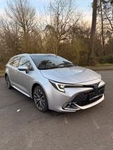Toyota Corolla 2,0 Hybrid Team Deutsch Touring Spor... - Toyota Corolla mit Benzin-Antrieb: Automatik