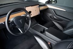TESLA Model 3 Standard RWD*WMP*ACC*LED*2.Hand*8-fach