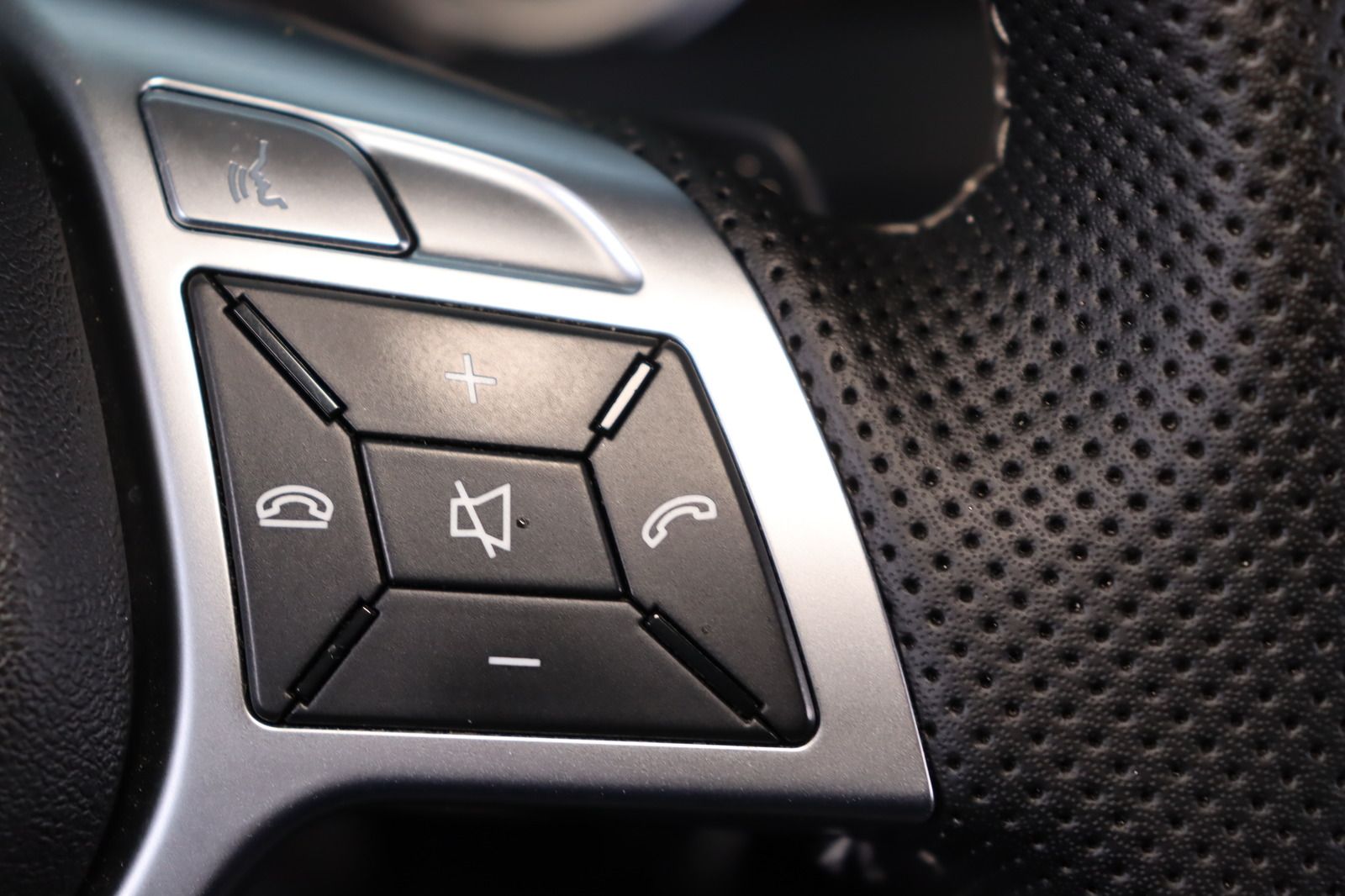 Fahrzeugabbildung Mercedes-Benz C 250 CDI T BlueEFF AVANTG. AMG-Paket * DIS *