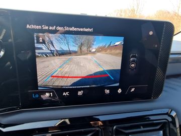 Nissan Micra EVOLVE 52 kWh (150 PS)