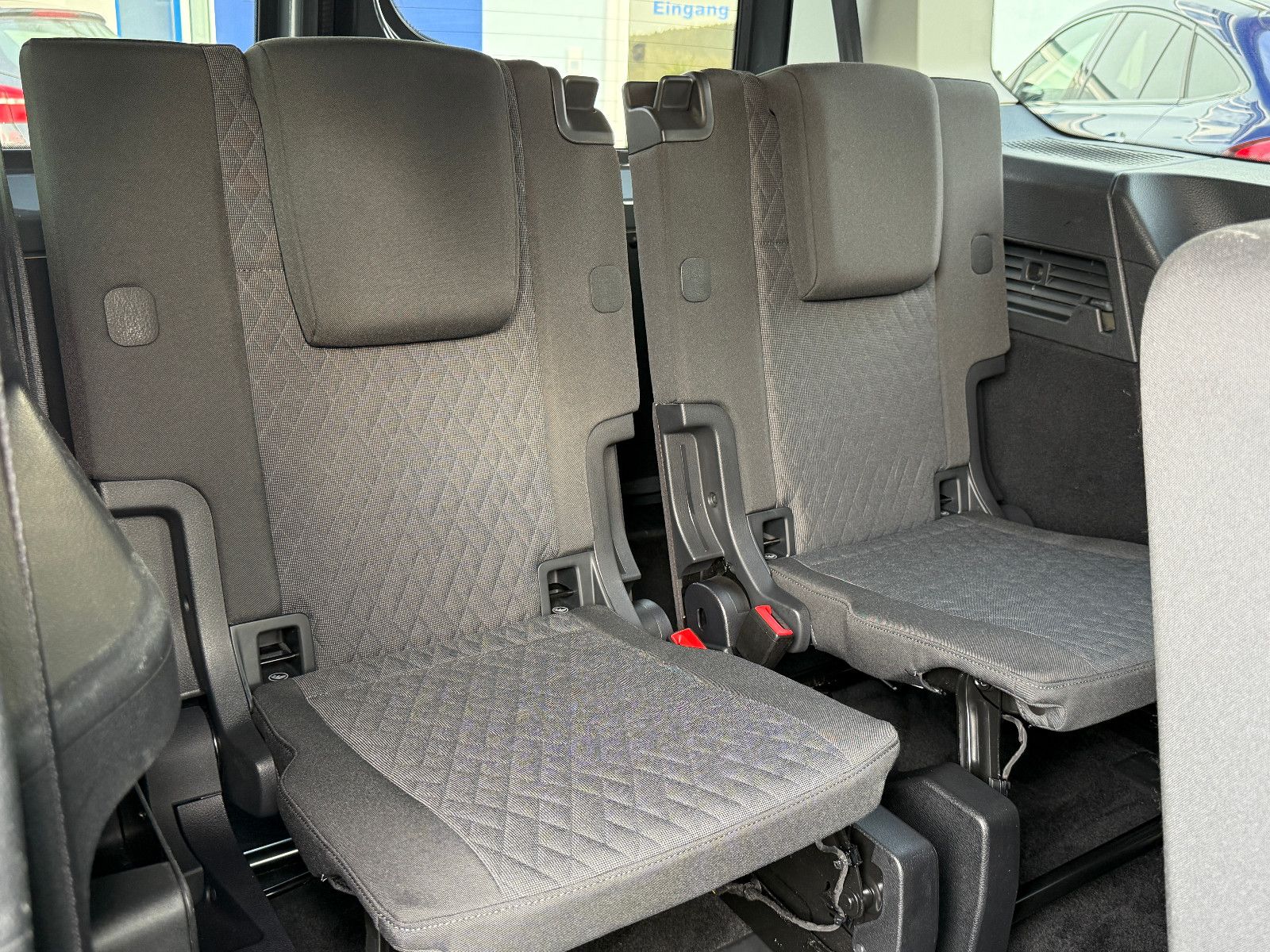 Fahrzeugabbildung Volkswagen Caddy Life Maxi 7-Sitzer ACC Blis DAB PDC SHZ