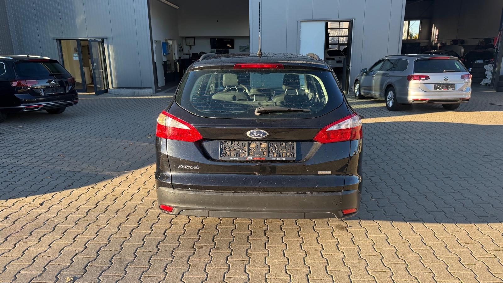Ford Focus 2013 — photo 17
