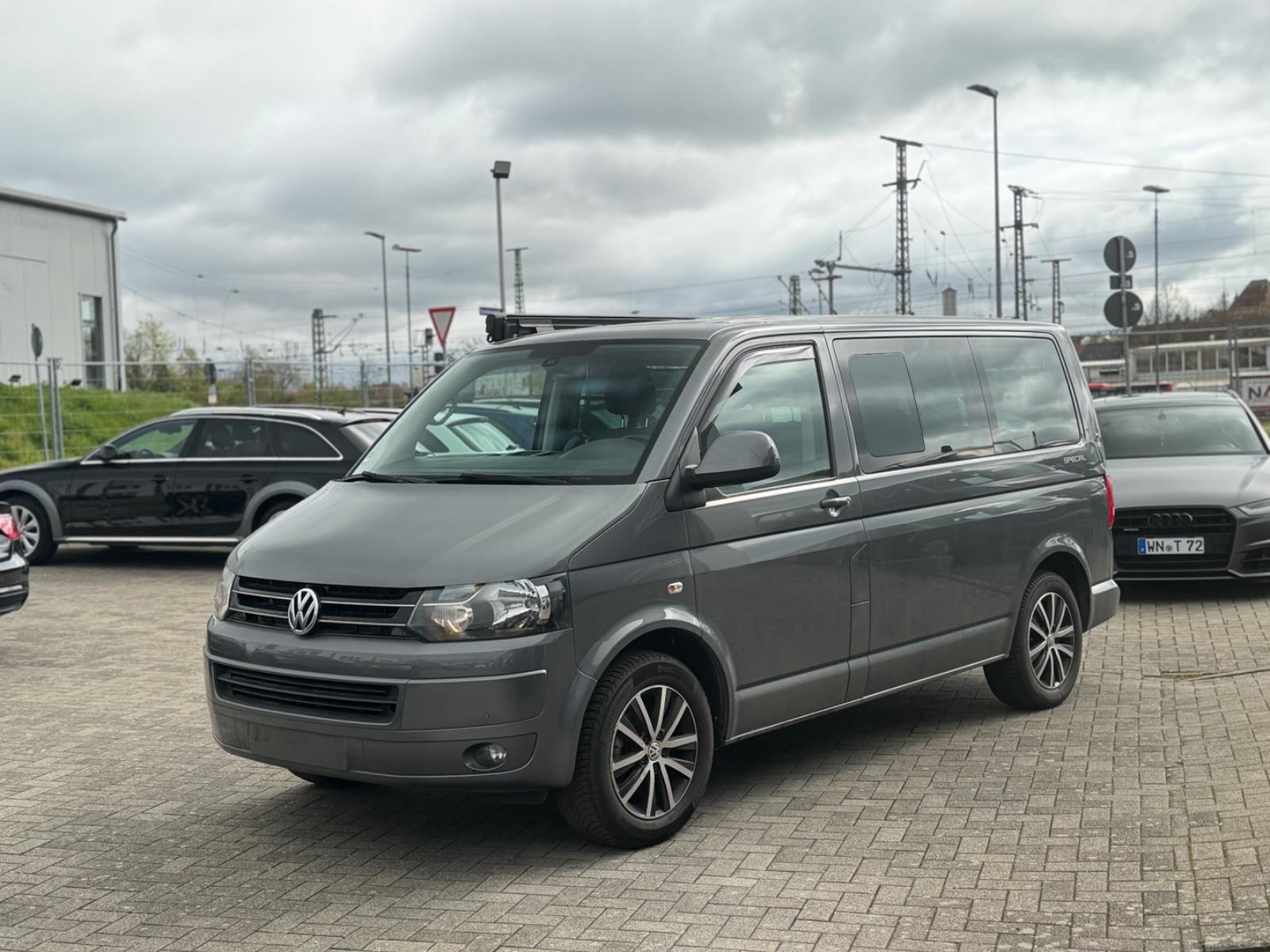 Volkswagen T5 Multivan Special *Markiese*Navi*AHK*7-Sitzer*