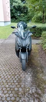 Yamaha XMAX 125 | 2022 | nur 5500 km | Topcase | - YAMAHA 550