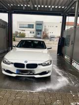 BMW 320i f30 - BMW 320: F30