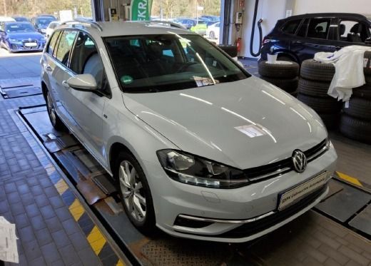 Fahrzeugabbildung Volkswagen Golf VII Variant 14TSI DSG JOIN ANHZV KAMERA PDC
