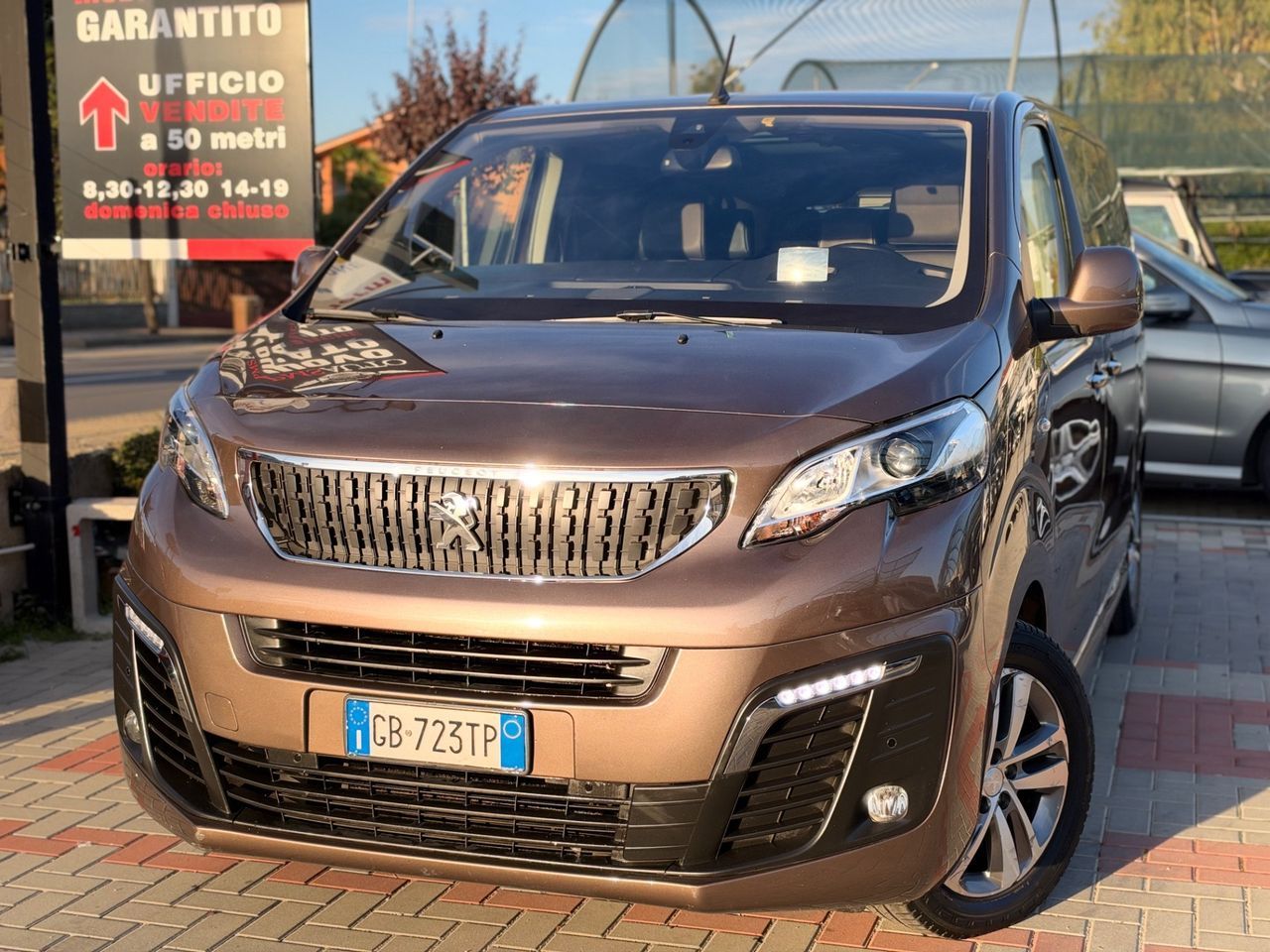 Peugeot Traveller BlueHDi 180 EAT8 Long Vip 8 PO