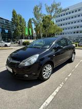 Opel Corsa 1.4 Color Edition Color Edition - Opel Corsa aus 2011: Color Edition