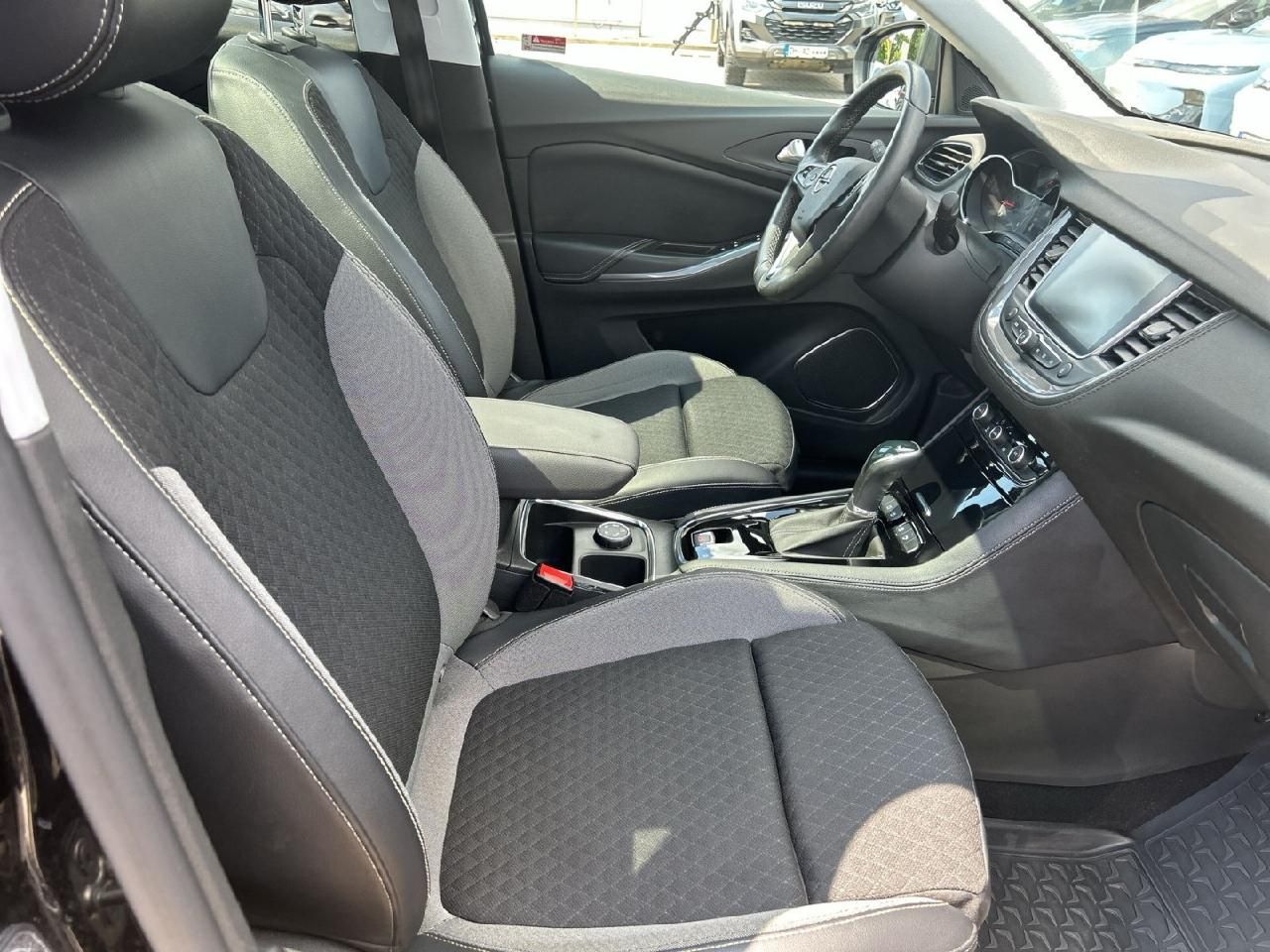 Fahrzeugabbildung Opel Grandland Innovation