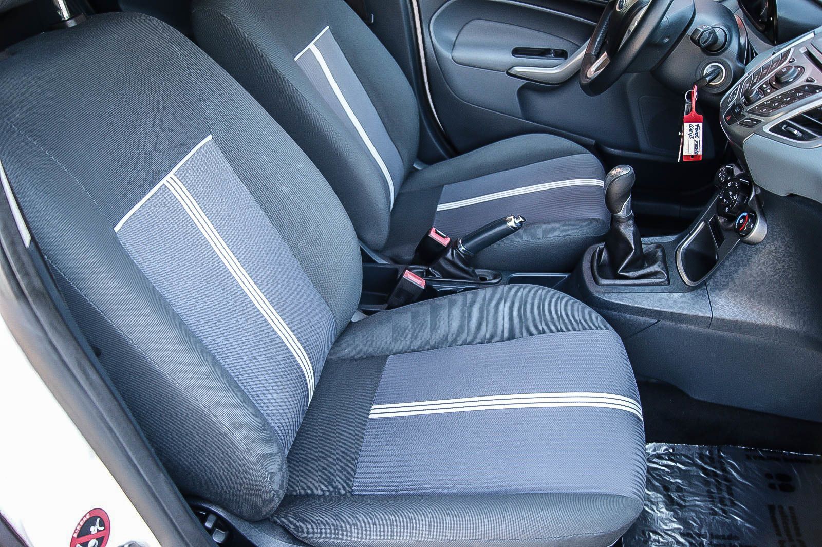 Fahrzeugabbildung Ford Fiesta 1.25 60kW VIVA KLIMA SITZHZG SPORT-FW ALU