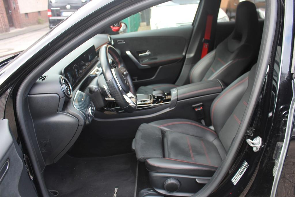 Mercedes-Benz A 35 AMG