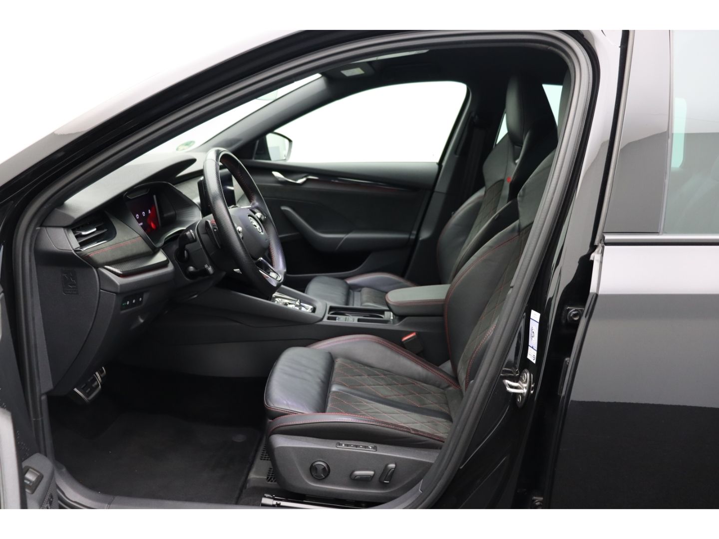 Fahrzeugabbildung SKODA Octavia Combi RS 4x4 AHK Memory ACC Canton Sound