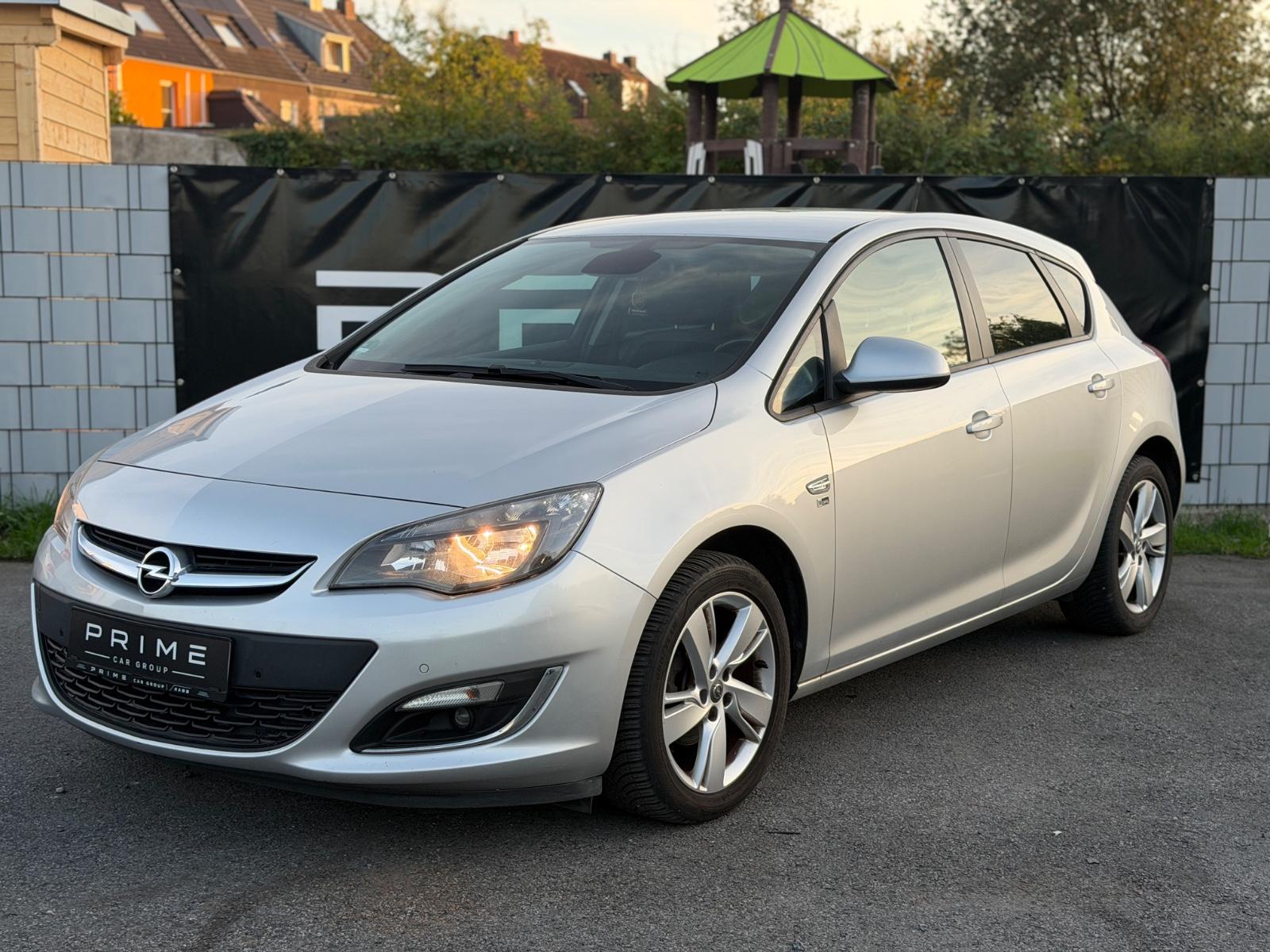 Opel Astra J Lim. 5-trg. 150 Jahre Opel TÜV NEU!!
