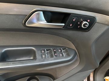 MYAUTOCENTER – Gebraucht- und Jahreswagen mit Werkstattservice in Pfaffenhofen Volkswagen Touran Comfortline *7-Sitzer*Freisprech*Klima*