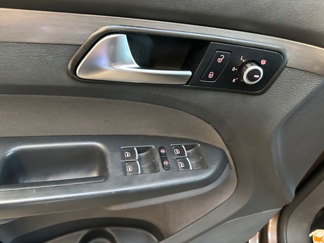 MYAUTOCENTER – Gebraucht- und Jahreswagen mit Werkstattservice in Pfaffenhofen Volkswagen Touran Comfortline *7-Sitzer*Freisprech*Klima*