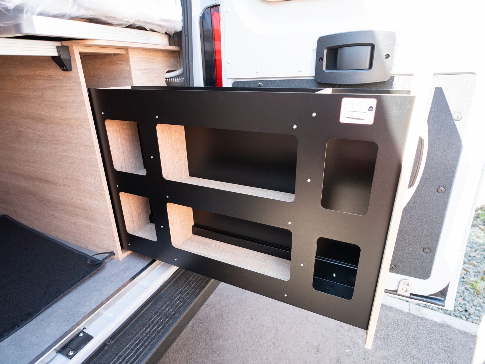 Fahrzeugabbildung Dethleffs Globetrail 640 EK Fiat Heckauszug/Rahmenfenster