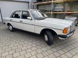 Mercedes-Benz 230E Automatik - Mercedes-Benz 230: 230e