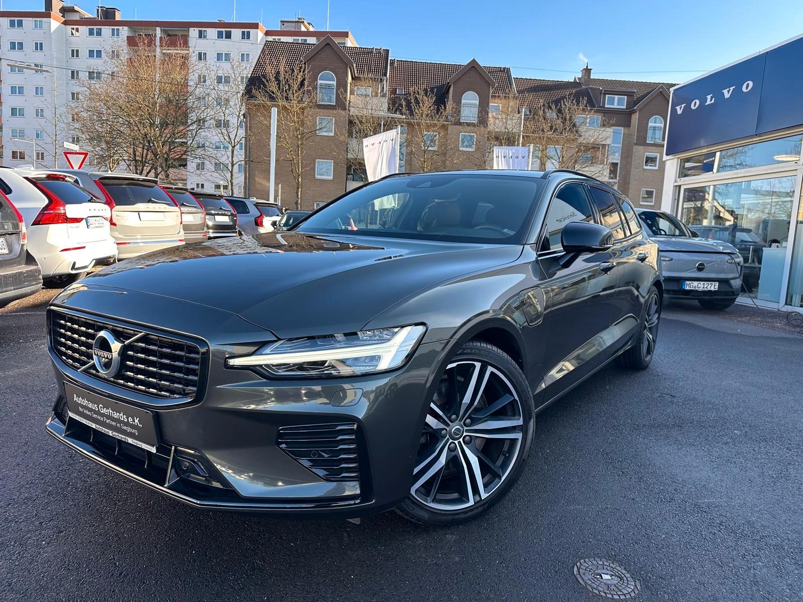 Volvo V60 T8 AWD Plugin R Design AHK,360°,BLIS,ACC,B&W