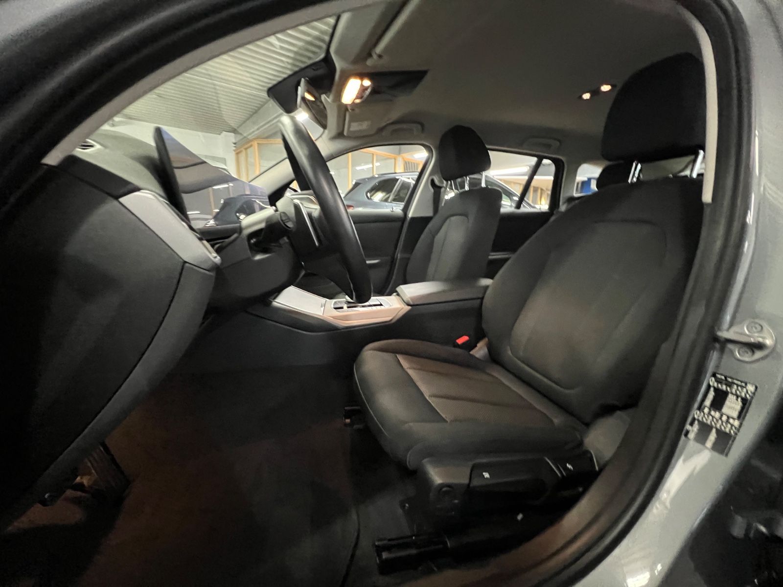 BMW 318 d Touring Driving Assistant+Facelift+Cockpit foto 19