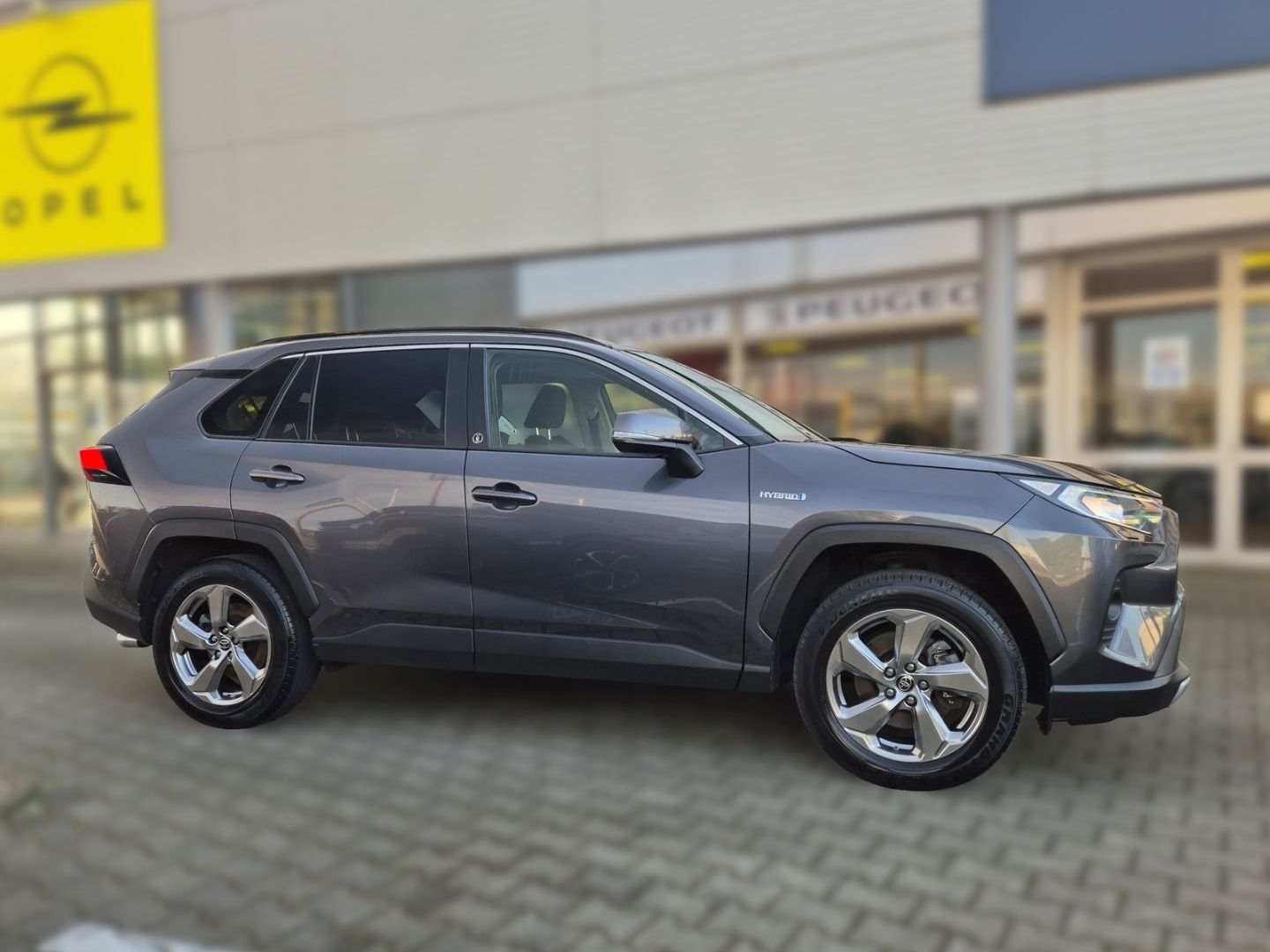 Fahrzeugabbildung Toyota RAV 4 4x2 Team D Hybrid 2.5 Navi LED ACC El. He