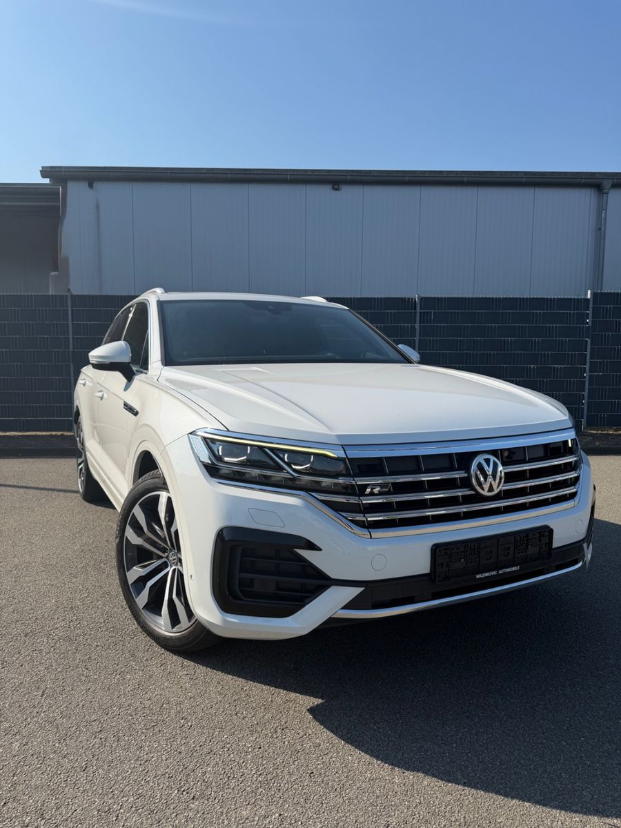 VW R-LINE*PANO*HUD*MASSAGE*AHK*KAMERA*STHZ*21 Zoll