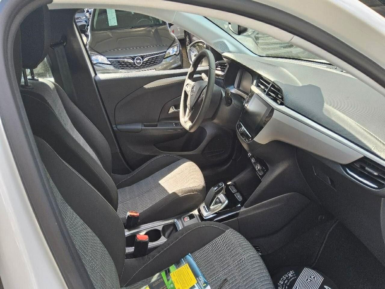 Fahrzeugabbildung Opel Corsa-e F EDITION 7KW NAVI/VIRT/SHZ/DAB/WÄRMEP.