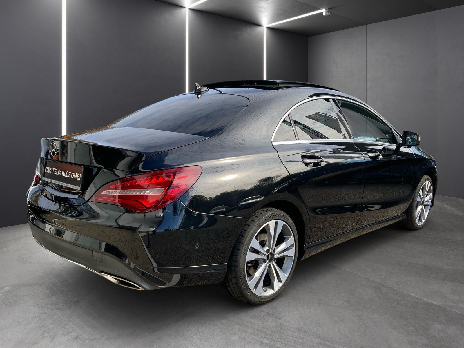 Fahrzeugabbildung Mercedes-Benz CLA 200 Urban*Panorama*Kamera*AHK*LED*Standheiz*