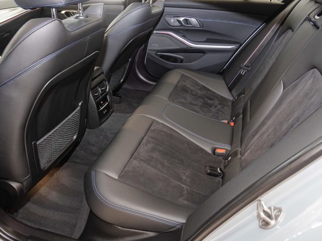 BMW 330 - Bild 13
