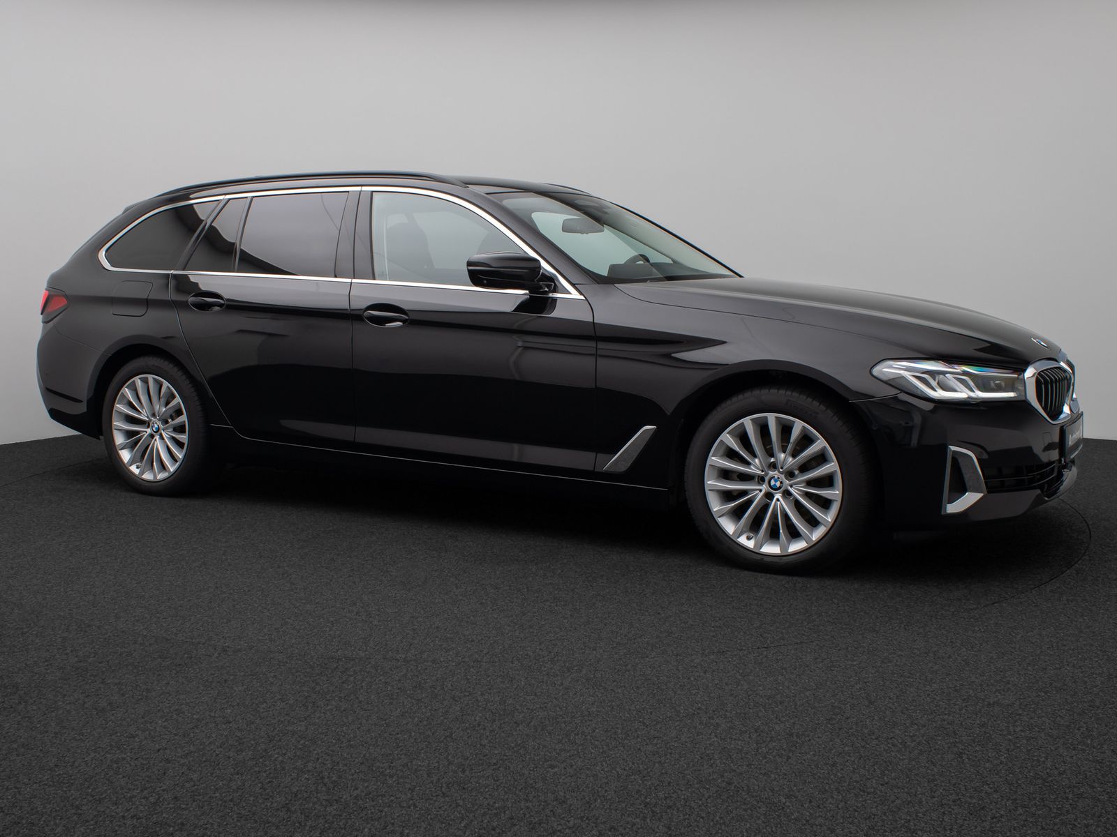 Fahrzeugabbildung BMW 520d xD Luxury Line 360°Laser HUD DAB AHK Sport