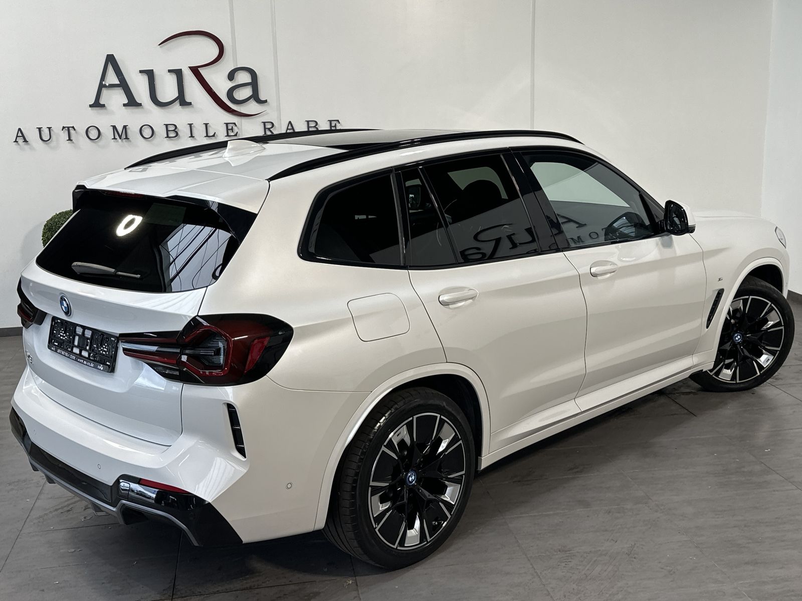 Fahrzeugabbildung BMW iX3 Impressive NAV+LASER+ACC+KAMERA+PANO+HUD+AHK