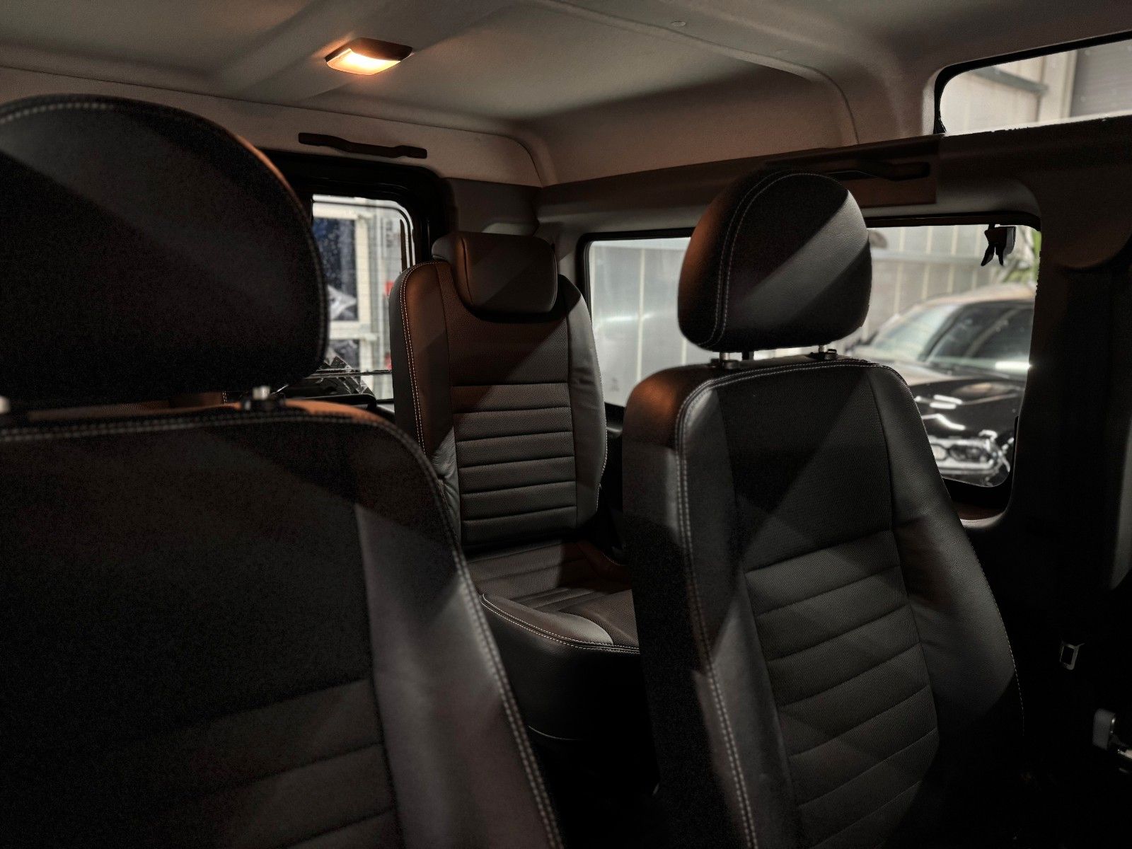 Fahrzeugabbildung Land Rover Defender 110 SE Station Wagon "Maxi-UMBAU"