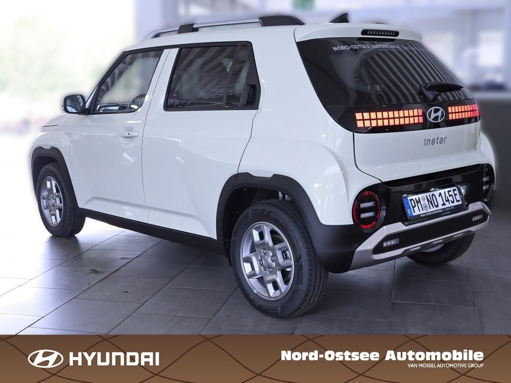 Fahrzeugabbildung Hyundai INSTER TREND Effizienz-P Dachreling Design SchM