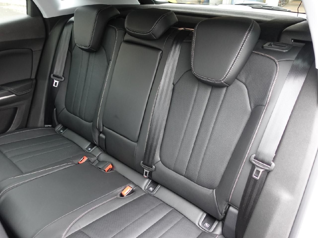 Fahrzeugabbildung Opel Grandland 1,2 Elegance Automatik