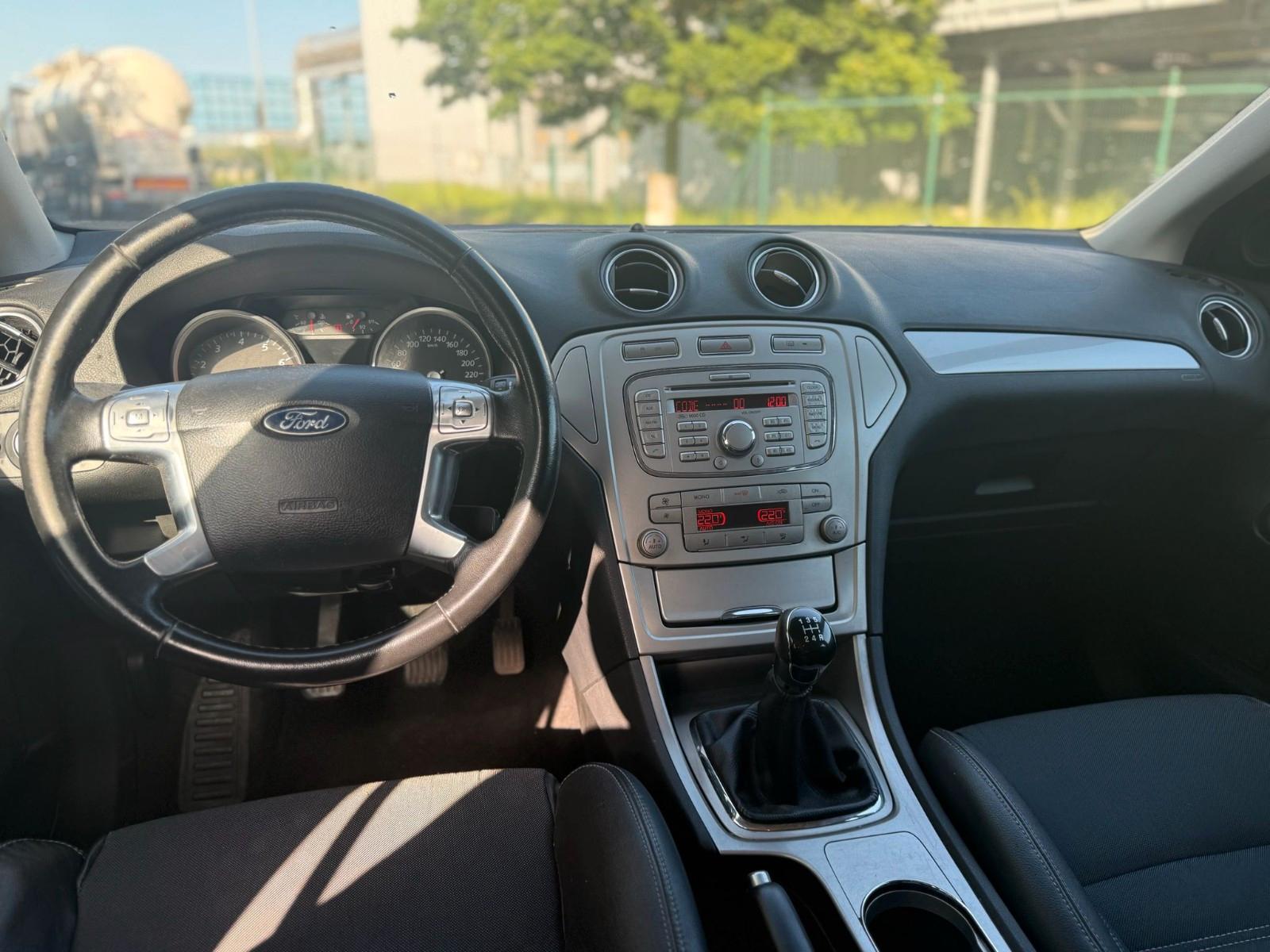 Ford Mondeo 2010 — photo 13