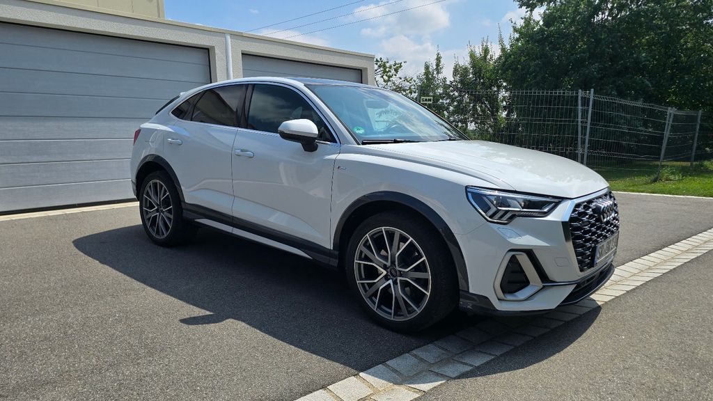 Image of Audi Q3