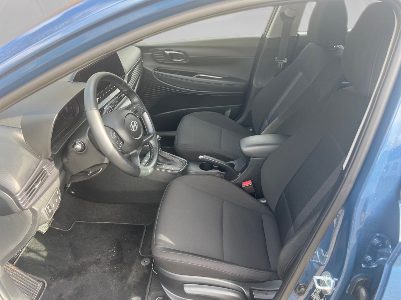 Fahrzeugabbildung Hyundai i20 TREND AUT Fernlichtass. Kam. LED LM Navi PDC