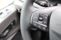 Fahrzeugabbildung Ford Transit L2H2 TREND 9-Sitze AHK Markise Standheiz