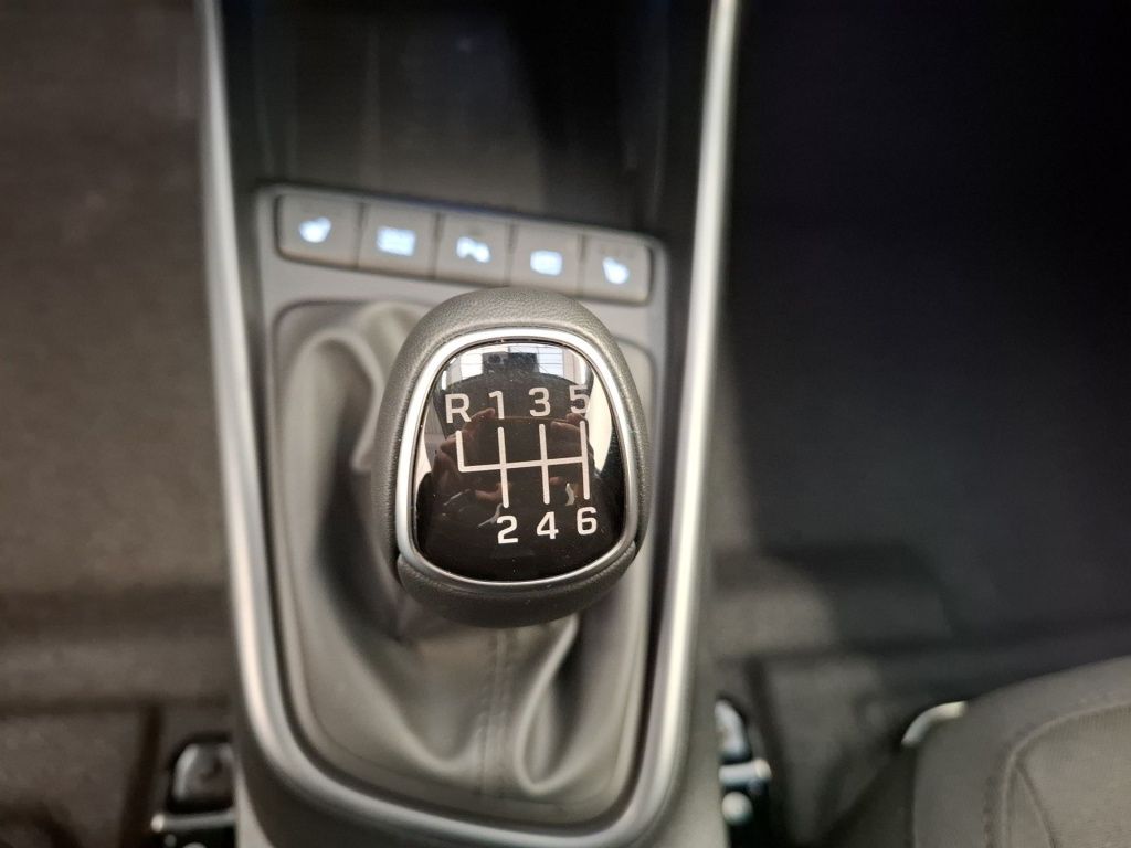 Fahrzeugabbildung Hyundai i20 FL (MY25) 1.0 T-GDI (100 PS) 6-MT 2WD Prime,