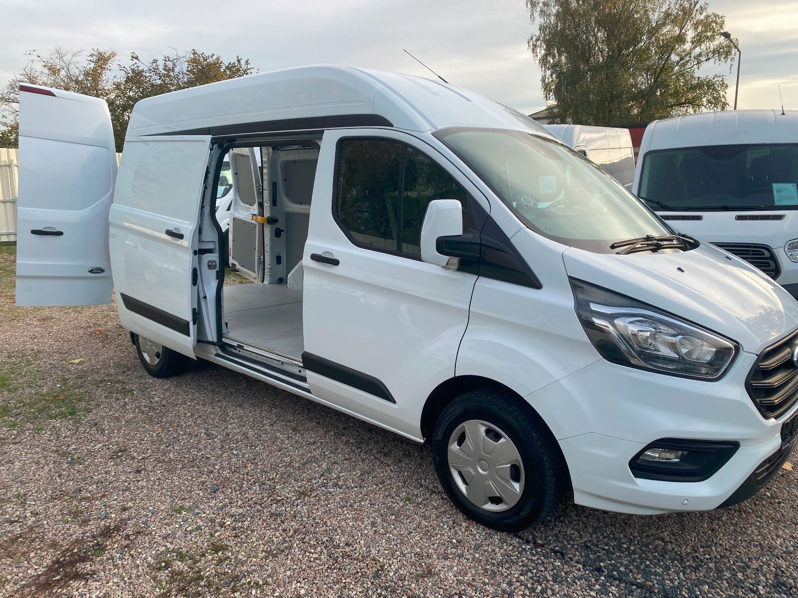 Fahrzeugabbildung Ford Transit Custom Kasten 300L2H2 Trend,AHK,GARANTIE