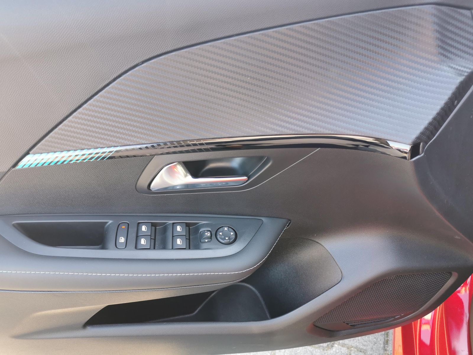 Fahrzeugabbildung Peugeot 208 Allure Pack*Sitzhzg*PDC hi+Cam*LED*Navi*