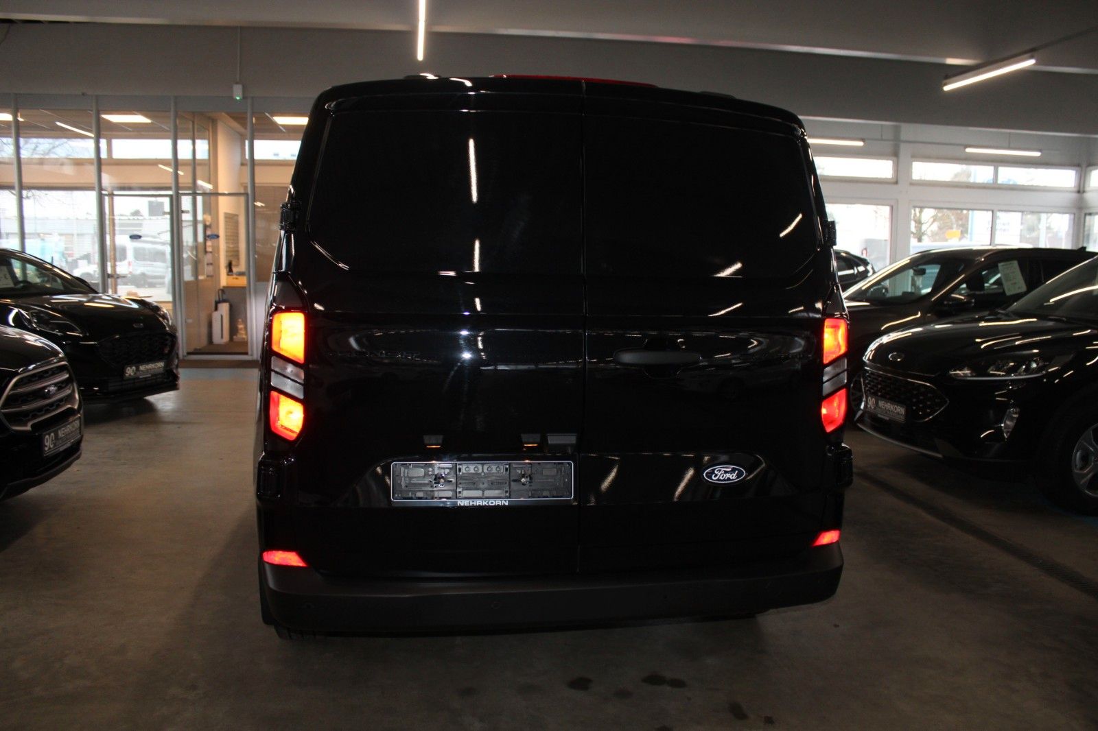 Fahrzeugabbildung Ford Transit Custom L1 TREND LED NAVI CAM ACC SHZ uvm
