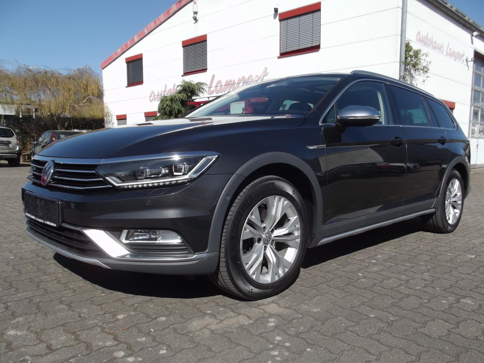 Volkswagen Passat Alltrack NAVI SHZ PANO AUTOMATIK 4x4 AHK