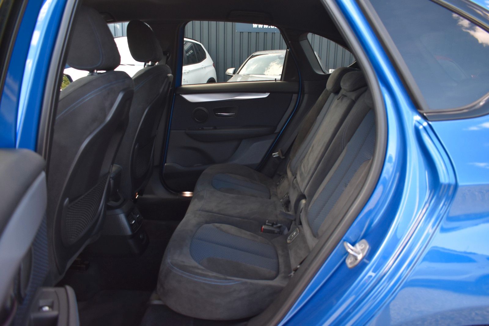 Fahrzeugabbildung BMW 220i Active Tourer M Sport HUD DAB Memory Kamera