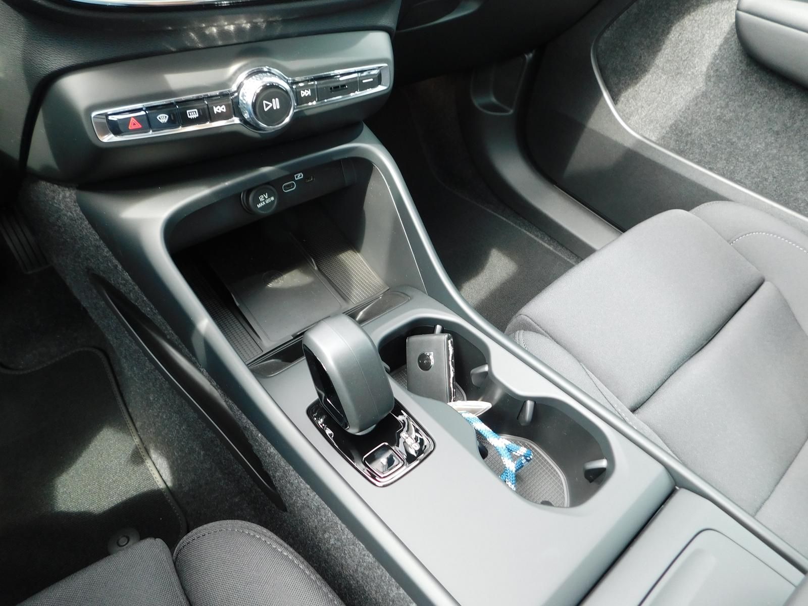 Fahrzeugabbildung Volvo EX40 Single Motor ext. Range Plus Black Edition