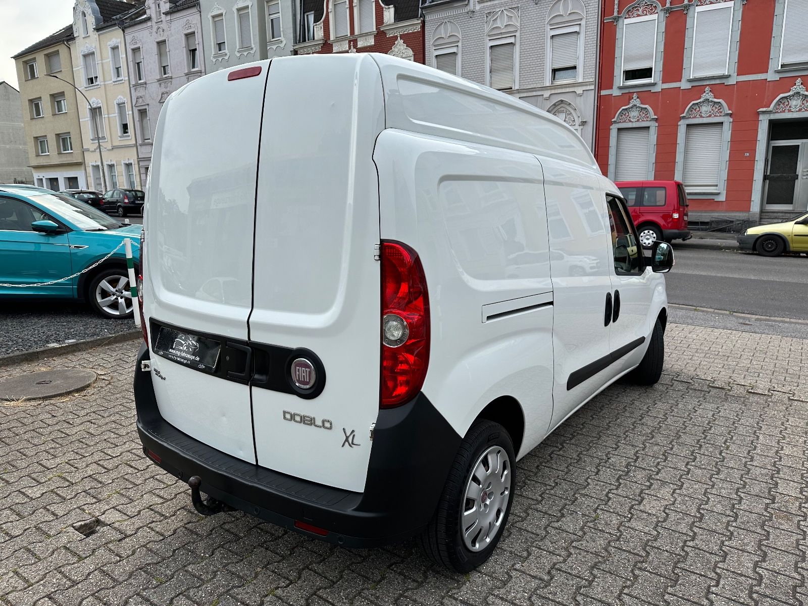 Fahrzeugabbildung Fiat Doblo SX Maxi Kasten Hochdach Klimaautomatik