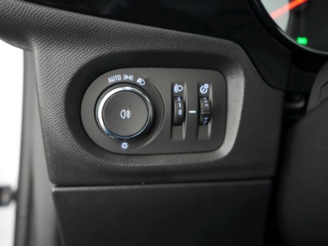 Corsa F FACELIFT+RÜCKFAHRKAMERA+SITZ-/LENKRADHEI